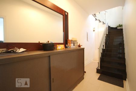 Casa à venda com 380m², 2 quartos e 4 vagasAcesso garagem