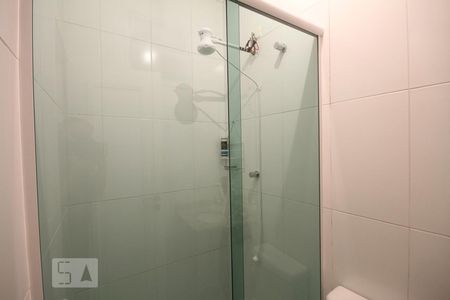 Casa à venda com 380m², 2 quartos e 4 vagasBanheiro de serviço