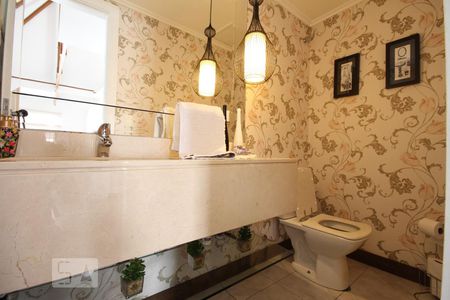 Casa à venda com 380m², 2 quartos e 4 vagasLavabo salão