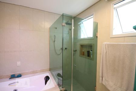 Casa à venda com 380m², 2 quartos e 4 vagasSuíte 2