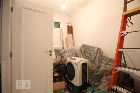 Casa à venda com 380m², 2 quartos e 4 vagasQuarto de serviço