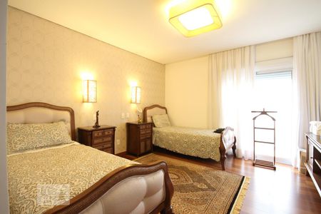 Casa à venda com 380m², 2 quartos e 4 vagasSuíte 1