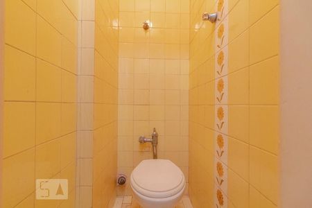 Apartamento à venda com 87m², 2 quartos e sem vaga Apartamento à venda com 87m², 2 quartos e sem vagaBanheiro de Serviço