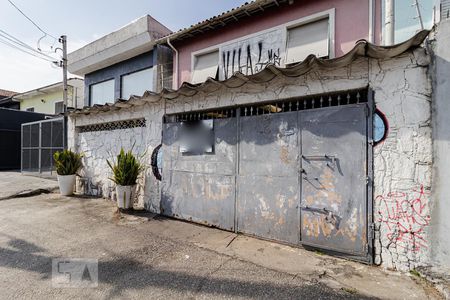 Casa à venda com 198m², 3 quartos e 2 vagas Casa à venda com 198m², 3 quartos e 2 vagasFachada