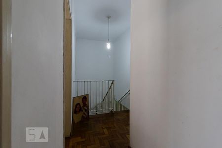 Casa à venda com 198m², 3 quartos e 2 vagas Casa à venda com 198m², 3 quartos e 2 vagasCorredor