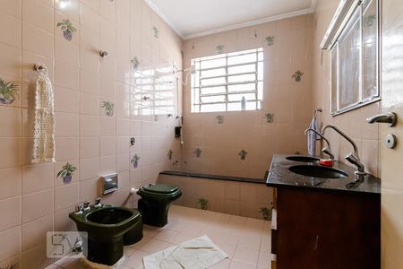 Casa à venda com 198m², 3 quartos e 2 vagas Casa à venda com 198m², 3 quartos e 2 vagasBanheiro