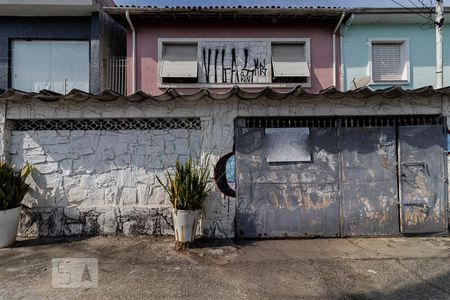 Casa à venda com 198m², 3 quartos e 2 vagas Casa à venda com 198m², 3 quartos e 2 vagasFachada