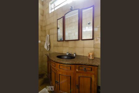 Casa à venda com 198m², 3 quartos e 2 vagas Casa à venda com 198m², 3 quartos e 2 vagasBanheiro da Suíte