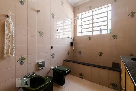 Casa à venda com 198m², 3 quartos e 2 vagas Casa à venda com 198m², 3 quartos e 2 vagasBanheiro