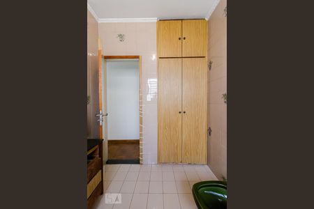 Casa à venda com 198m², 3 quartos e 2 vagas Casa à venda com 198m², 3 quartos e 2 vagasBanheiro