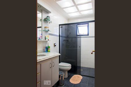 Apartamento à venda com 155m², 4 quartos e 2 vagas Apartamento à venda com 155m², 4 quartos e 2 vagasBanheiro Social