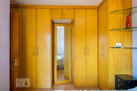 Apartamento à venda com 155m², 4 quartos e 2 vagas Apartamento à venda com 155m², 4 quartos e 2 vagasQuarto 1 - Suíte
