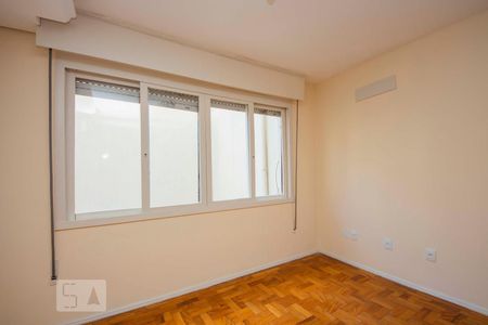 Sala / Quarto  de kitnet/studio para alugar com 1 quarto, 28m² em Floresta, Porto Alegre