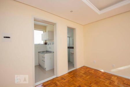 Sala / Quarto  de kitnet/studio para alugar com 1 quarto, 28m² em Floresta, Porto Alegre