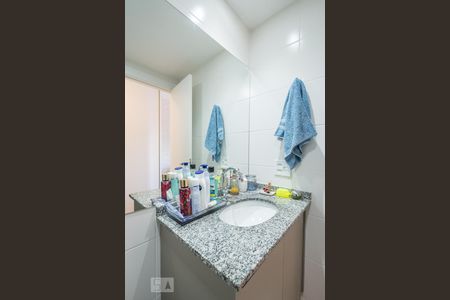 Apartamento à venda com 80m², 2 quartos e 1 vaga Apartamento à venda com 80m², 2 quartos e 1 vagaBanheiro Suíte