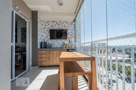 Apartamento à venda com 80m², 2 quartos e 1 vaga Apartamento à venda com 80m², 2 quartos e 1 vagaVaranda