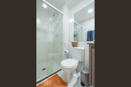 Apartamento à venda com 80m², 2 quartos e 1 vaga Apartamento à venda com 80m², 2 quartos e 1 vagaBanheiro Suíte