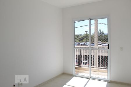 Sala de apartamento para alugar com 2 quartos, 58m² em Jardim Tupanci, Barueri