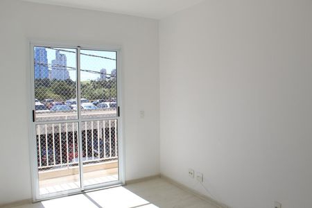 Sala de apartamento para alugar com 2 quartos, 58m² em Jardim Tupanci, Barueri