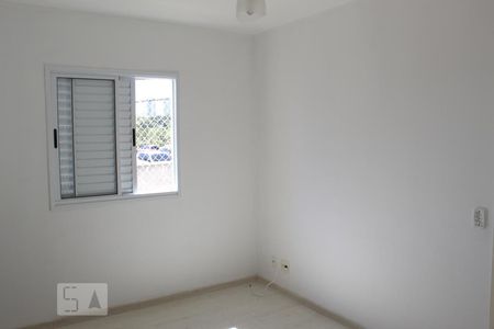 Quarto 2 de apartamento para alugar com 2 quartos, 58m² em Jardim Tupanci, Barueri