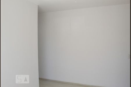 Sala de apartamento para alugar com 2 quartos, 58m² em Jardim Tupanci, Barueri