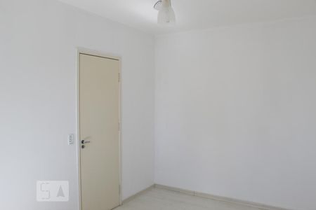 Quarto 2 de apartamento para alugar com 2 quartos, 58m² em Jardim Tupanci, Barueri