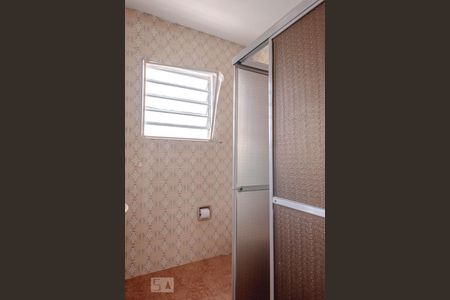 Banheiro de casa para alugar com 1 quarto, 52m² em Vila Antonieta, São Paulo