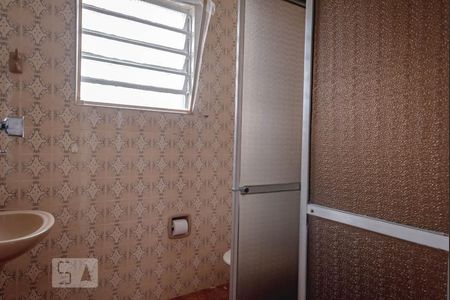 Banheiro de casa para alugar com 1 quarto, 52m² em Vila Antonieta, São Paulo