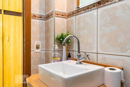 Casa à venda com 400m², 3 quartos e 4 vagas1o. Andar - Banheiro social