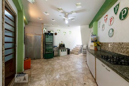 Casa à venda com 400m², 3 quartos e 4 vagasFundos - Espaço gourmet com churrasqueira