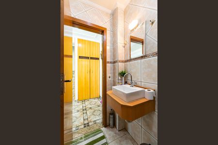 Casa à venda com 400m², 3 quartos e 4 vagas1o. Andar - Banheiro social