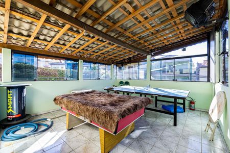 Casa à venda com 400m², 3 quartos e 4 vagasAcademia - Salão de jogos