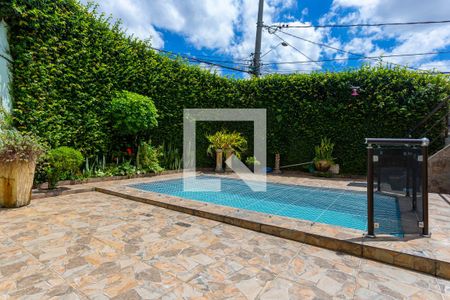 Casa à venda com 400m², 3 quartos e 4 vagas Casa à venda com 400m², 3 quartos e 4 vagasPiscina