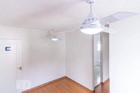 Apartamento à venda com 55m², 2 quartos e 1 vaga Apartamento à venda com 55m², 2 quartos e 1 vagaSala