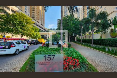 Apartamento à venda com 87m², 3 quartos e 2 vagas Apartamento à venda com 87m², 3 quartos e 2 vagasFachada