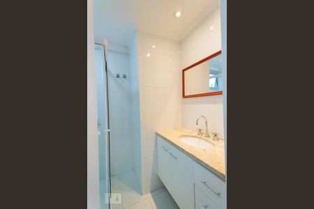 Apartamento à venda com 72m², 3 quartos e 2 vagasBanheiro