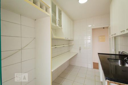 Apartamento à venda com 72m², 3 quartos e 2 vagasCozinha