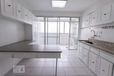 Apartamento para alugar com 101m², 2 quartos e 1 vagaCozinha