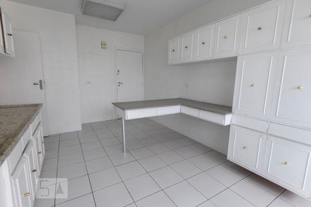 Apartamento para alugar com 101m², 2 quartos e 1 vagaCozinha