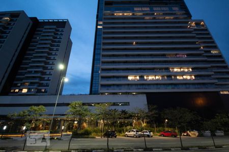 Studio à venda com 46m², 1 quarto e 1 vaga Studio à venda com 46m², 1 quarto e 1 vagaFachada