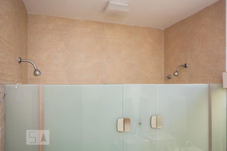 Casa à venda com 300m², 4 quartos e 5 vagas Casa à venda com 300m², 4 quartos e 5 vagasBanheiro dos quartos
