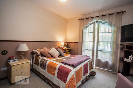 Casa à venda com 300m², 4 quartos e 5 vagas Casa à venda com 300m², 4 quartos e 5 vagasSuíte Master
