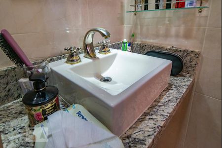 Apartamento à venda com 220m², 3 quartos e 2 vagas Apartamento à venda com 220m², 3 quartos e 2 vagasPia