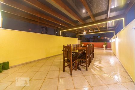 Apartamento à venda com 220m², 3 quartos e 2 vagas Apartamento à venda com 220m², 3 quartos e 2 vagasCobertura