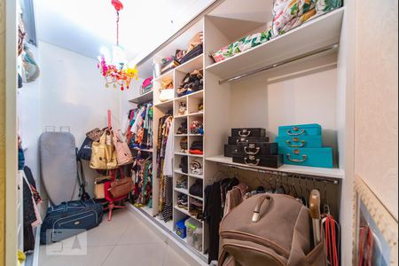 Apartamento à venda com 220m², 3 quartos e 2 vagas Apartamento à venda com 220m², 3 quartos e 2 vagasCloset do Quarto 3