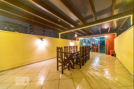 Apartamento à venda com 220m², 3 quartos e 2 vagas Apartamento à venda com 220m², 3 quartos e 2 vagasCobertura