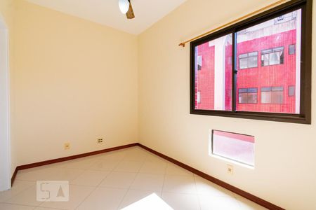 Apartamento à venda com 75m², 3 quartos e 1 vagaSuíte