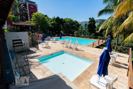 Apartamento à venda com 75m², 3 quartos e 1 vagaÁrea comum - Piscina