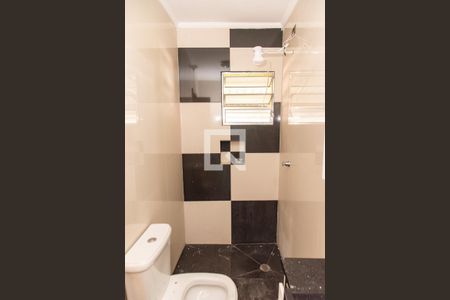 Casa à venda com 150m², 4 quartos e 8 vagasBanheiro da suíte 4