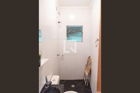 Casa à venda com 150m², 4 quartos e 8 vagasBanheiro da suíte 2